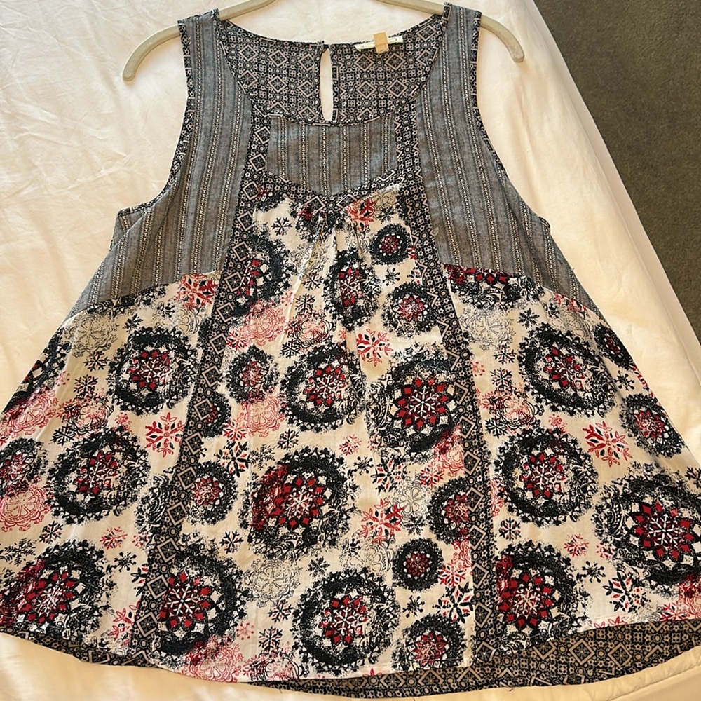 Patterned Tank - Picture 3 of 4